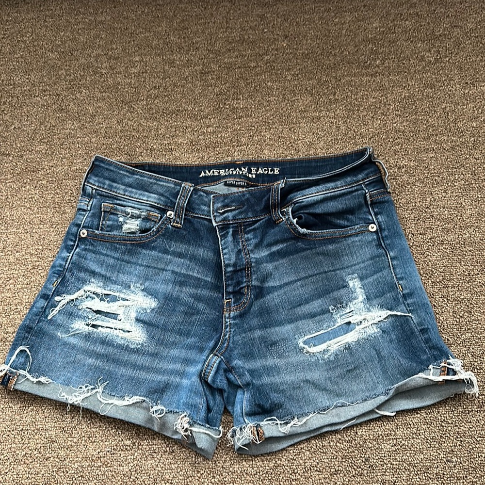 American Eagle short
